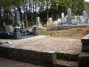 岐阜県恵那市竹並町墓石基礎石積み工事　曽我様_施工前